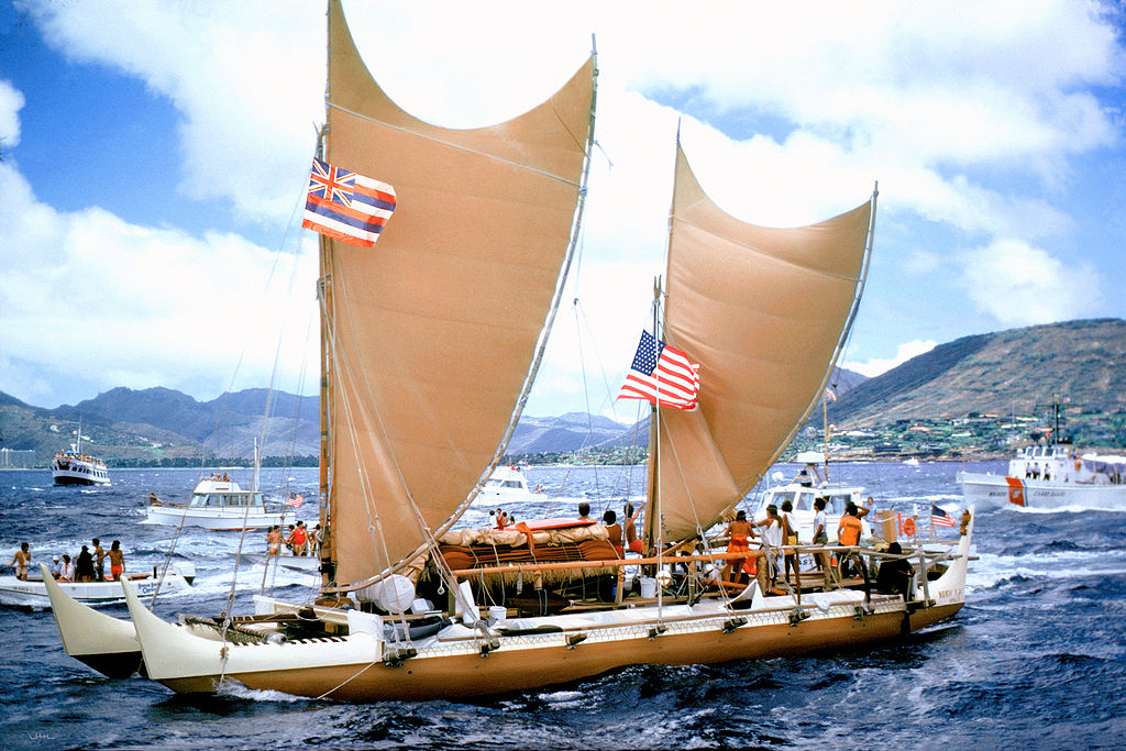 The voyaging canoe Hokule’a returns to Hawaii from Tahiti, 1976