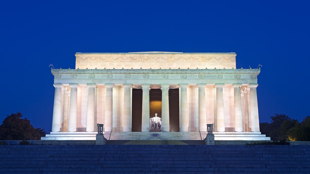 the Lincoln Memorial in Washington DC