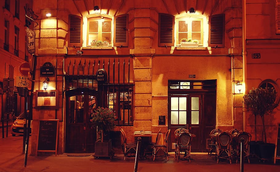 paris nightlife restaurant bar