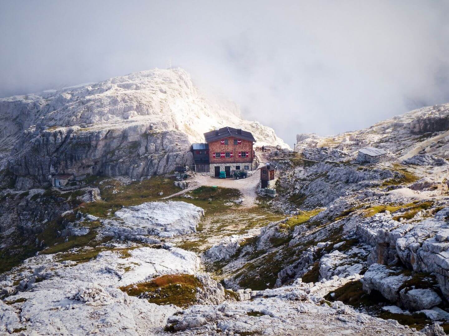 Büllelejochhütte (Rifugio Pian di Cengia), Trekking Tre Cime di Lavaredo - Hut to Hut