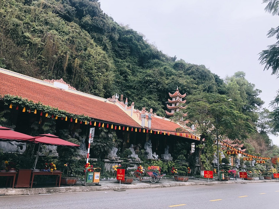 best things to do when visiting Hang pagoda Hai Phong Vietnam